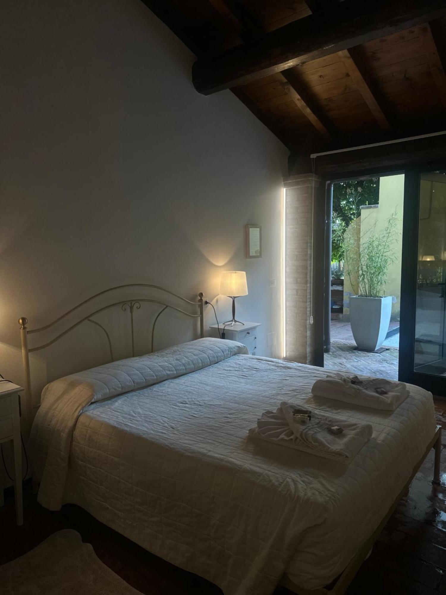 Agriturismo Corte Capiluppia Curtatone Eksteriør billede