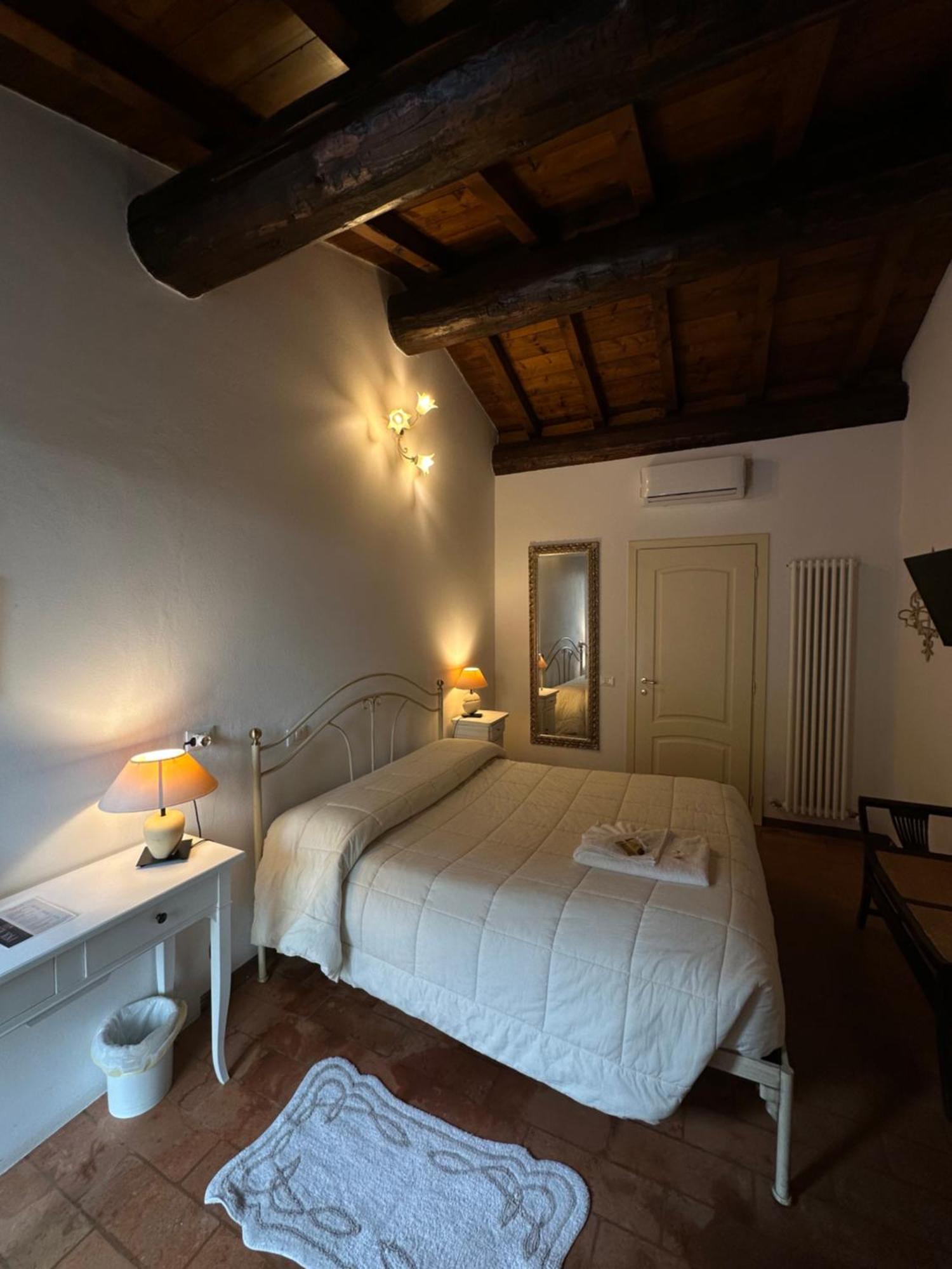 Agriturismo Corte Capiluppia Curtatone Eksteriør billede